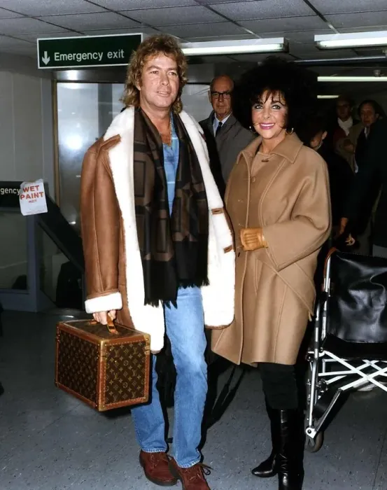 Framed Print : Elizabeth Taylor actress with her husband Larry Fortensky arriving at Heathrow airport Framed Print : Elizabeth Taylor actress with her husband Larry Fortensky arriving at Heathrow airport