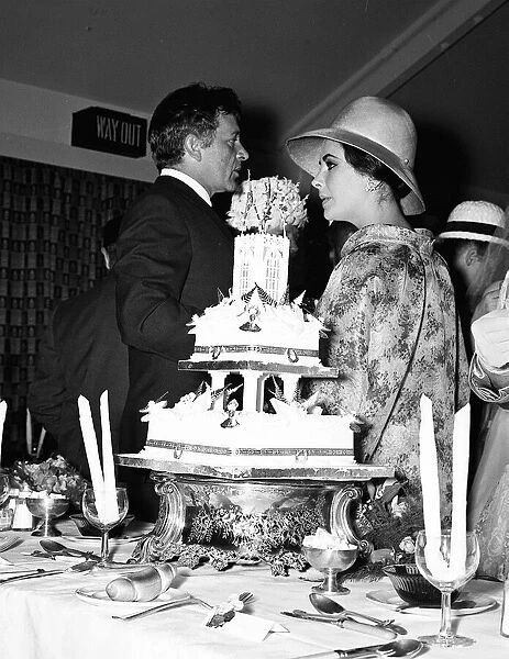 Elizabeth Taylor Aug 1963 and Richard Burton attend wedding of Richard Burton