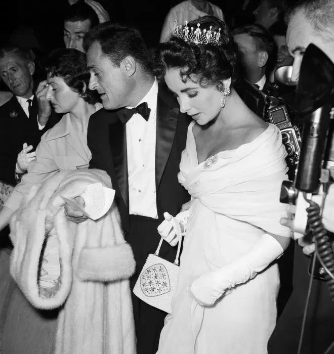 Framed Print : Elizabeth Taylor and husband, film producer Mike Todd, pictured on opening night of Framed Print : Elizabeth Taylor and husband, film producer Mike Todd, pictured on opening night of