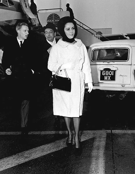 Elizabeth Taylor March 1965 wearing Fur Coat At LAP