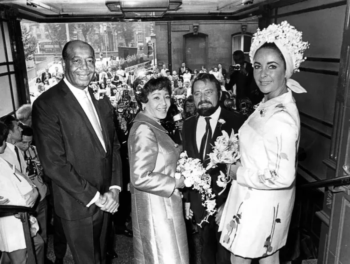 Framed Print : Elizabeth Taylor, Matron of Honour, and Richard Burton, Best Man Framed Print : Elizabeth Taylor, Matron of Honour, and Richard Burton, Best Man