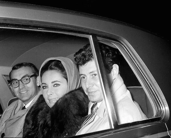 Elizabeth Taylor November 1960 with Husband Eddie Fisher Leaving London Clinic