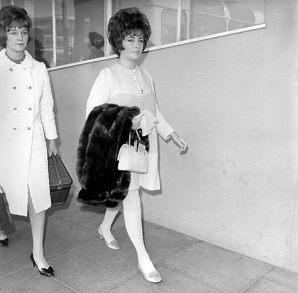 Elizabeth Taylor seen here at Heathrow Airport. April 1967 X4051-002
