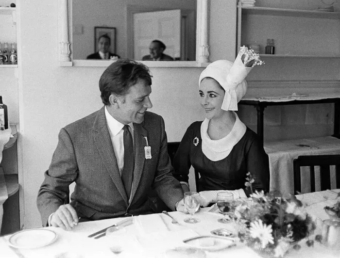 Framed Print : Elizabeth Taylor Sept 1963 and Richard Burton at sandown Park race course Framed Print : Elizabeth Taylor Sept 1963 and Richard Burton at sandown Park race course