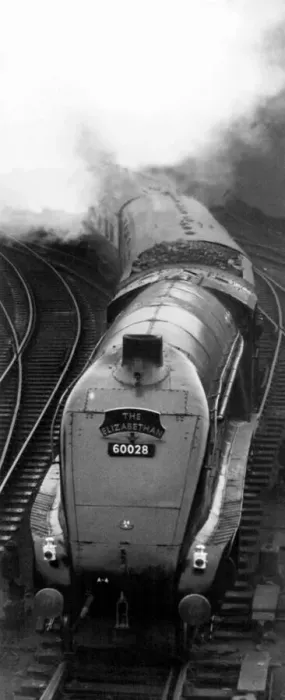 Framed Print : The Elizabethan travelling through Newcastle Central Station non-stop on 30th June 1953