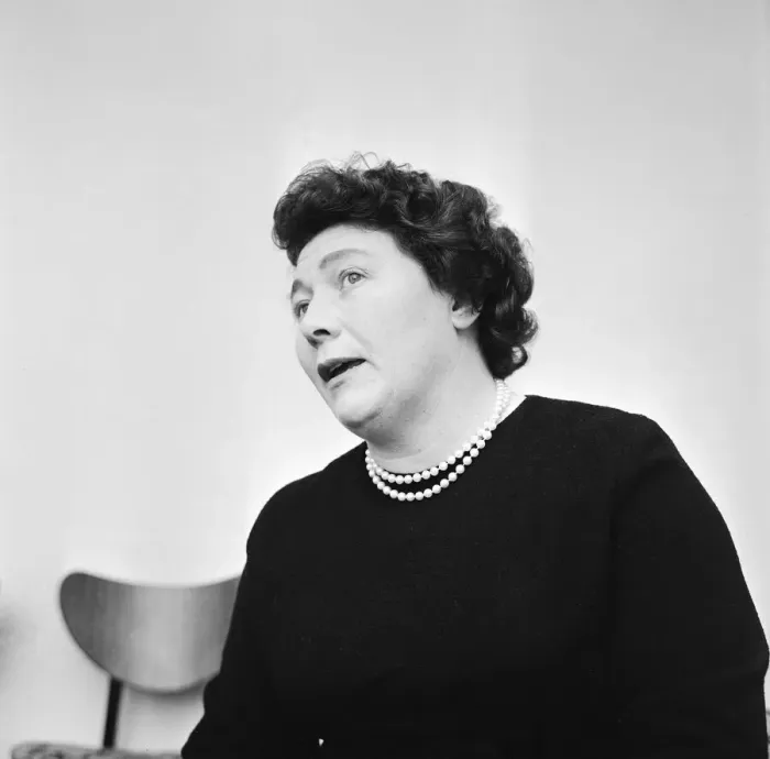 Framed Print : Elsie Revie, wife of Leeds United manger Don, at home with lucky charms before the FA Cup