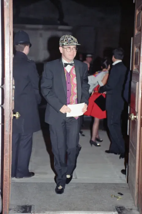 Framed Print : Elton John at a gala dinner in aid of the AIDS Crisis Trust in Whitehall Framed Print : Elton John at a gala dinner in aid of the AIDS Crisis Trust in Whitehall
