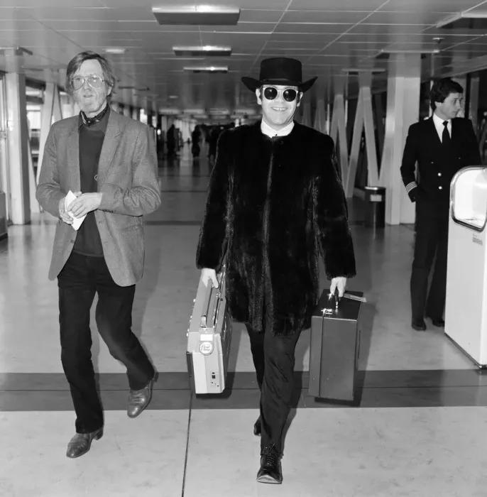 Framed Print : Elton John leaving Heathrow airport for New York on Concorde Framed Print : Elton John leaving Heathrow airport for New York on Concorde