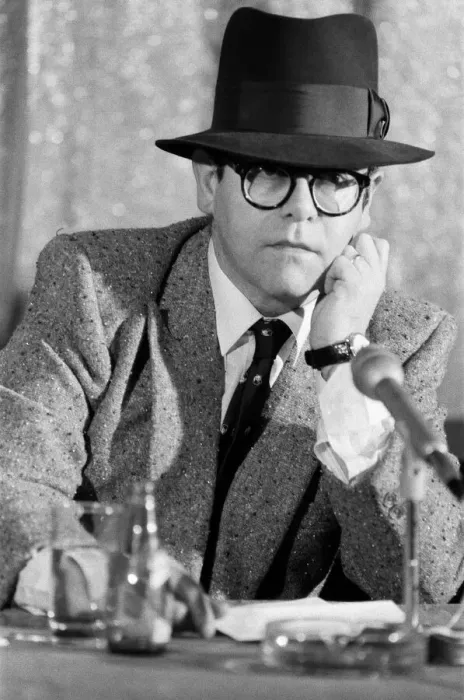 Framed Print : Elton John, pictured during a press statement about his £ Framed Print : Elton John, pictured during a press statement about his £