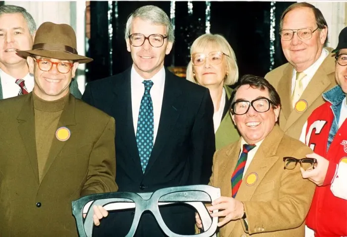 Framed Print : Elton John singer John Major and Ronnie Corbett help launch an appeal for old specs to be Framed Print : Elton John singer John Major and Ronnie Corbett help launch an appeal for old specs to be