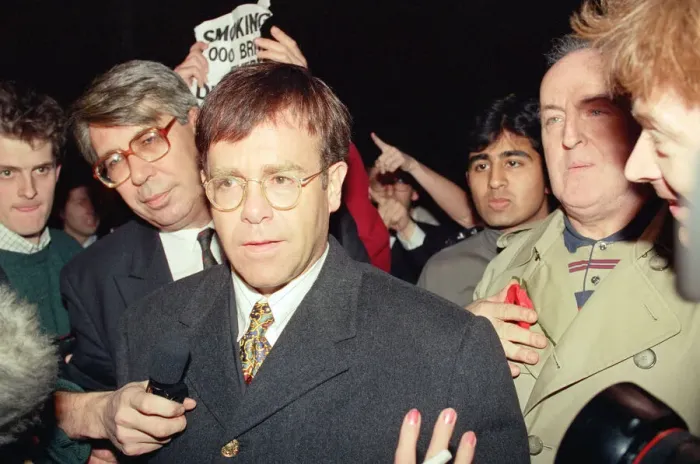Framed Print : Elton John wins a £350, 000 libel victory against the Sunday Mirror Framed Print : Elton John wins a £350, 000 libel victory against the Sunday Mirror