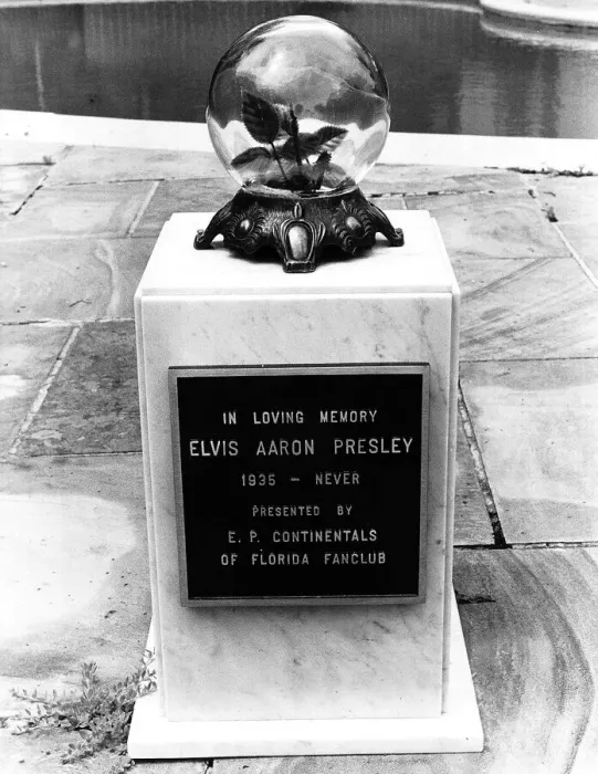 Framed Print : Elvis Presley Grieving fans set up this crystal shrine Framed Print : Elvis Presley Grieving fans set up this crystal shrine