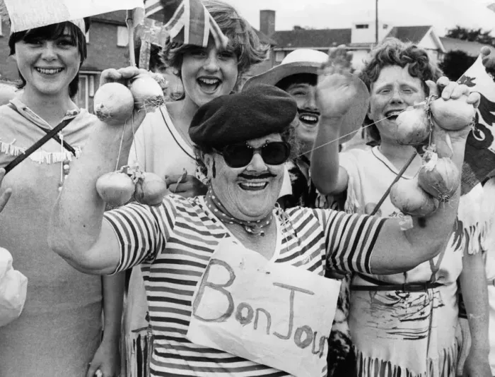 Framed Print : Ely Festival 84, carnival day and carnival parade from Heol Trelai to Grande Avenue