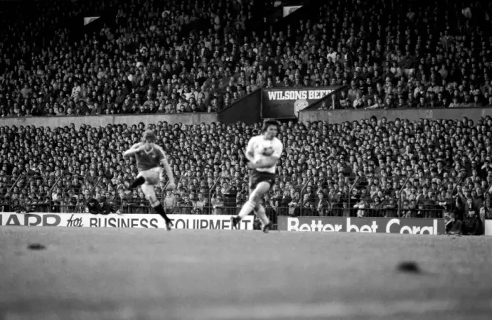 Framed Print : Emglish League Division One match. Manchester United 1 v Tottenham Hotspur 0 Framed Print : Emglish League Division One match. Manchester United 1 v Tottenham Hotspur 0