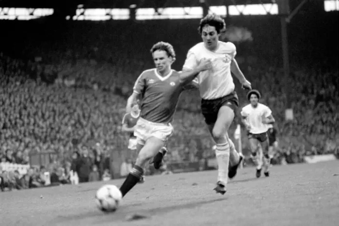 Framed Print : Emglish League Division One match. Manchester United 1 v Tottenham Hotspur 0 Framed Print : Emglish League Division One match. Manchester United 1 v Tottenham Hotspur 0