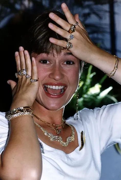 Framed Print : Emma Forbes TV Presenter Wearing $1, 000, 000 worth of jewellery at the De Beers stand Framed Print : Emma Forbes TV Presenter Wearing $1, 000, 000 worth of jewellery at the De Beers stand
