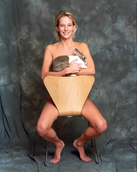 Framed Print : Emma Inglis TV Vet November 1999 TV Presenter Vetinarian with her pet rabbit Billy
