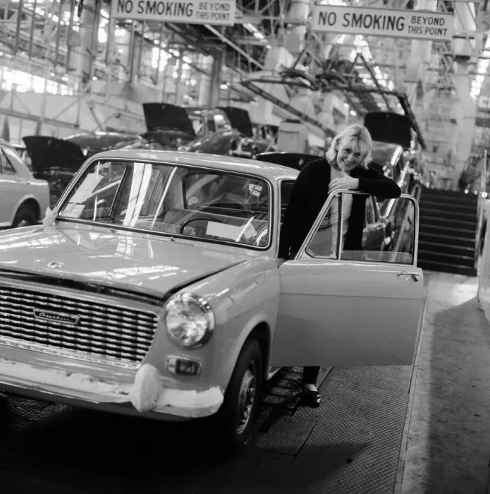 Framed Print : Employees at the BMC works at Longbridge, Birmingham, West Midlands. October 1967