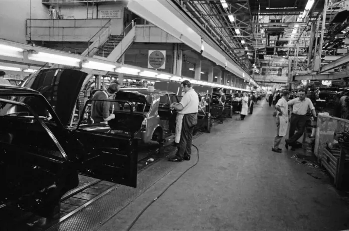 Framed Print : Employees at the BMC works at Longbridge, Birmingham, West Midlands. October 1967 Framed Print : Employees at the BMC works at Longbridge, Birmingham, West Midlands. October 1967