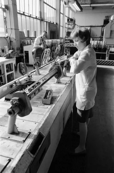 Framed Print : Employees at the BMC works at Longbridge, Birmingham, West Midlands. October 1967 Framed Print : Employees at the BMC works at Longbridge, Birmingham, West Midlands. October 1967