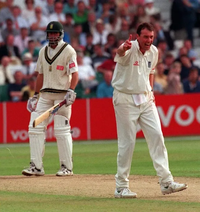 Framed Print : Engand v South Africa Cricket 5th Test Aug 1998 Angus Fraser celebrating after Framed Print : Engand v South Africa Cricket 5th Test Aug 1998 Angus Fraser celebrating after