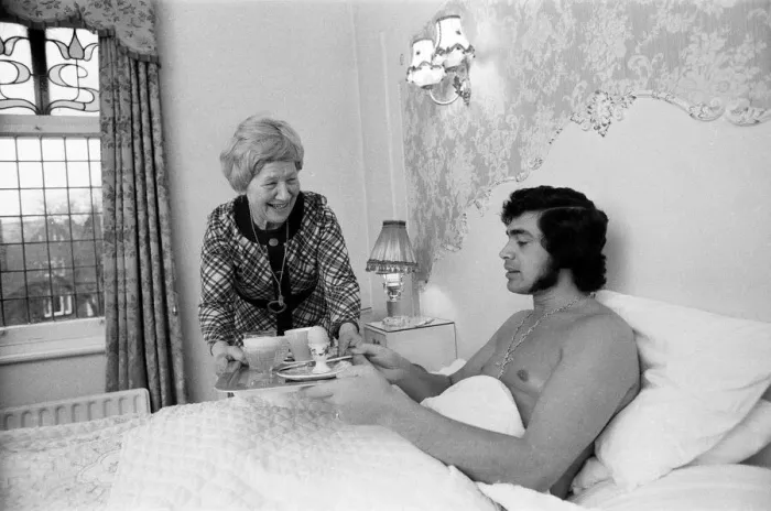 Framed Print : When Engelbert Humperdinck returned to his old landlady at Boarding House in Street Lane Framed Print : When Engelbert Humperdinck returned to his old landlady at Boarding House in Street Lane