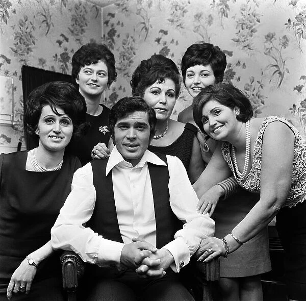 Engelbert Humperdinck with his sisters Bubbles, Celine, Tilley, Peggy and Dolly