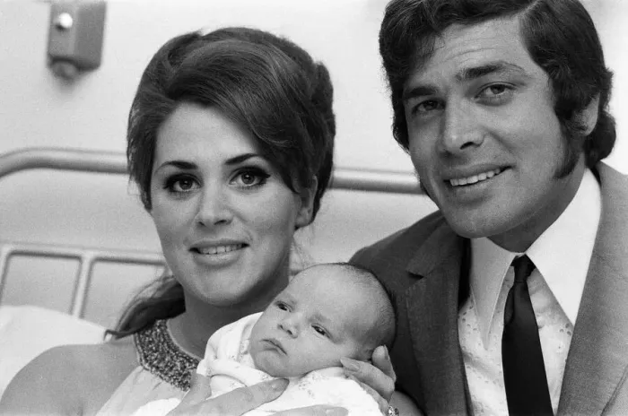 Framed Print : Engelbert Humperdinck and his wife Pat present their new baby boy to the press at Queen Framed Print : Engelbert Humperdinck and his wife Pat present their new baby boy to the press at Queen
