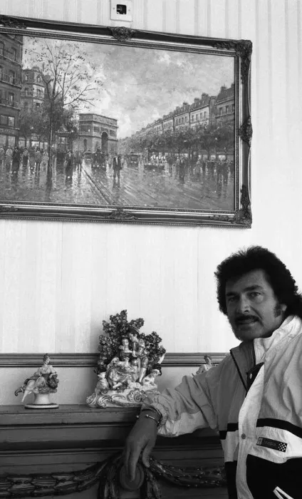 Framed Print : Engelbert Humperdink relaxing at his Leicestershire home Framed Print : Engelbert Humperdink relaxing at his Leicestershire home