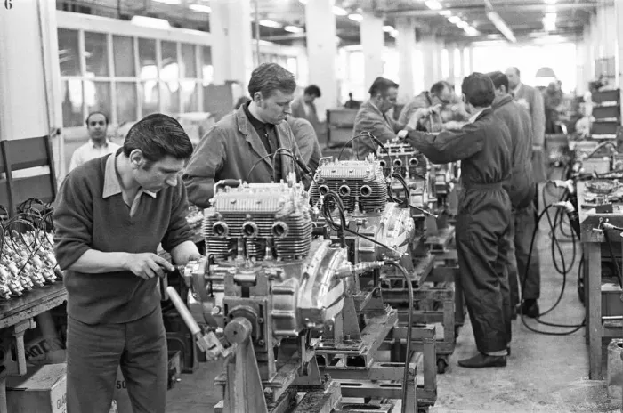 Framed Print : Engine production line at the BSA Factory, Small Heath, Birmingham. 15th March 1973 Framed Print : Engine production line at the BSA Factory, Small Heath, Birmingham. 15th March 1973