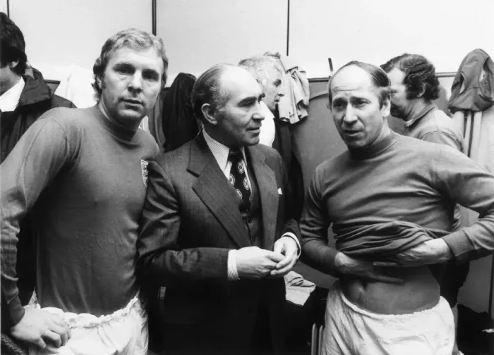 Framed Print : England 1966 v Fulham Old Timers 23 March 1976 manage Sir Alf Ramsey relives past Framed Print : England 1966 v Fulham Old Timers 23 March 1976 manage Sir Alf Ramsey relives past