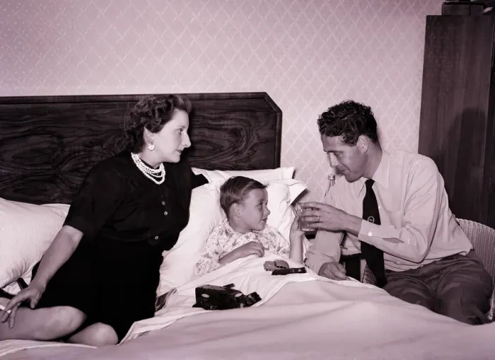 Framed Print : England cricketer Trevor Bailey and his wife visit his son Kim at Southend hospital after Framed Print : England cricketer Trevor Bailey and his wife visit his son Kim at Southend hospital after