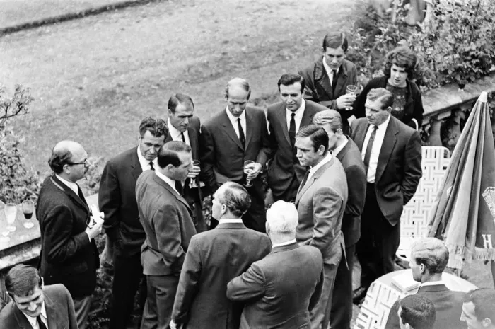 Framed Print : England footballers and manager Alf Ramsey meeting actor Sean Connery during the visit Framed Print : England footballers and manager Alf Ramsey meeting actor Sean Connery during the visit