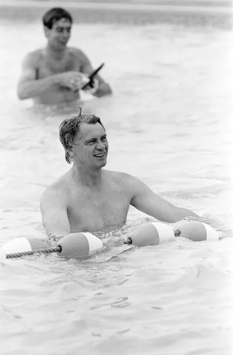 Framed Print : England manager Bobby Robson relaxing in the swimming pool at the Cima Club in Monterrey Framed Print : England manager Bobby Robson relaxing in the swimming pool at the Cima Club in Monterrey