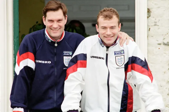 Framed Print : England manager Glenn Hoddle and player Alan Shearer pictured at Bisham Abbey