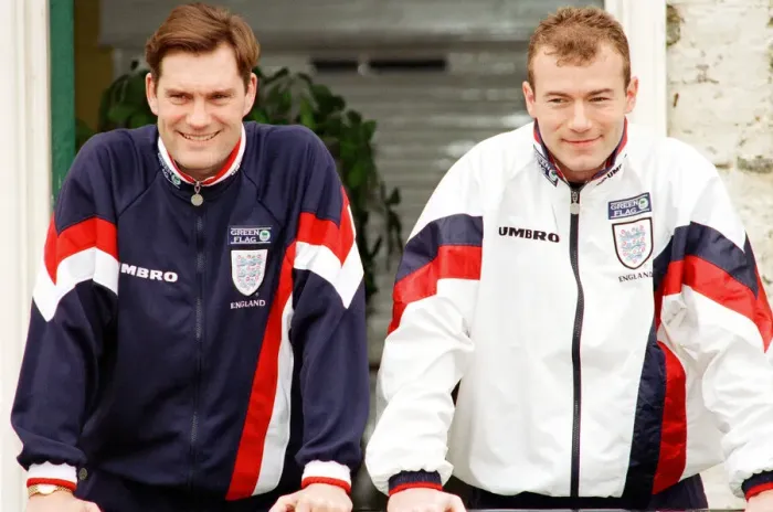 Framed Print : England manager Glenn Hoddle and player Alan Shearer pictured at Bisham Abbey Framed Print : England manager Glenn Hoddle and player Alan Shearer pictured at Bisham Abbey