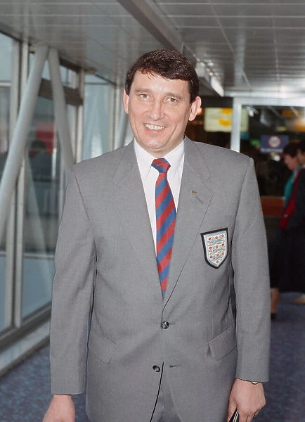 England manager Graham Taylor at Heathrow Airport, London. 6th December 1991