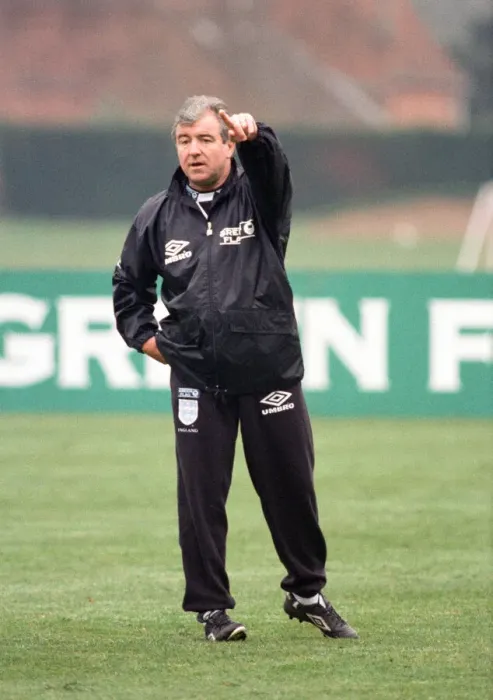 Framed Print : England manager Terry Venables taking charge of a training session. 19th April 1996 Framed Print : England manager Terry Venables taking charge of a training session. 19th April 1996