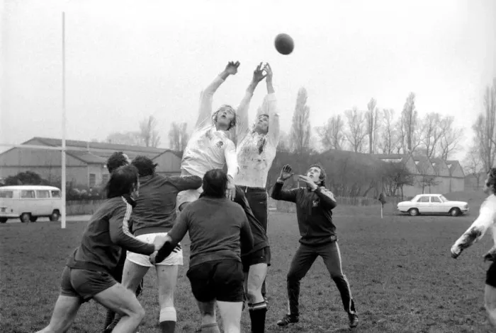 Framed Print : England Rugby team training at Twickenham. Ralston and Andy Ripley jump for the ball