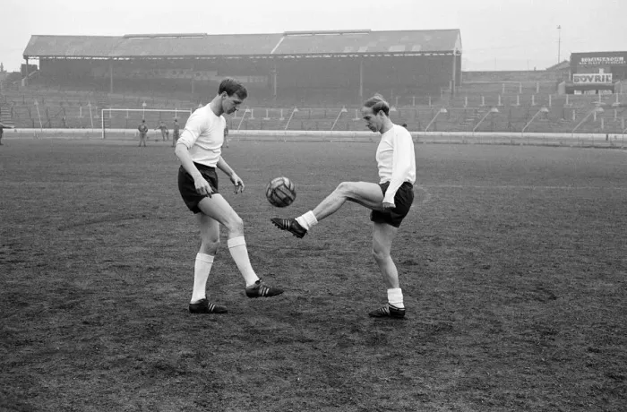 Framed Print : England team training session at Stamford Bridge ahead of their upcoming international Framed Print : England team training session at Stamford Bridge ahead of their upcoming international