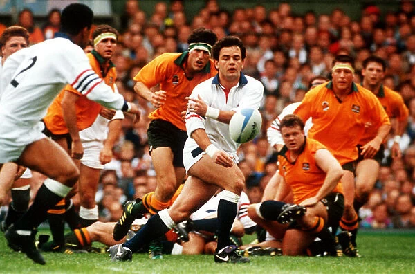 England v Australia Rugby Union World Cup Final Will Carling passing the ball