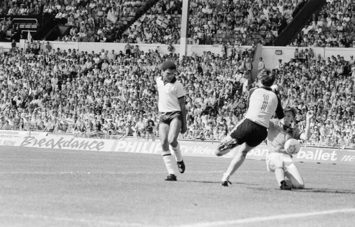 Framed Print : England v Netherlands Schoolboy International at Wembley Stadium, Saturday 9th June 1984