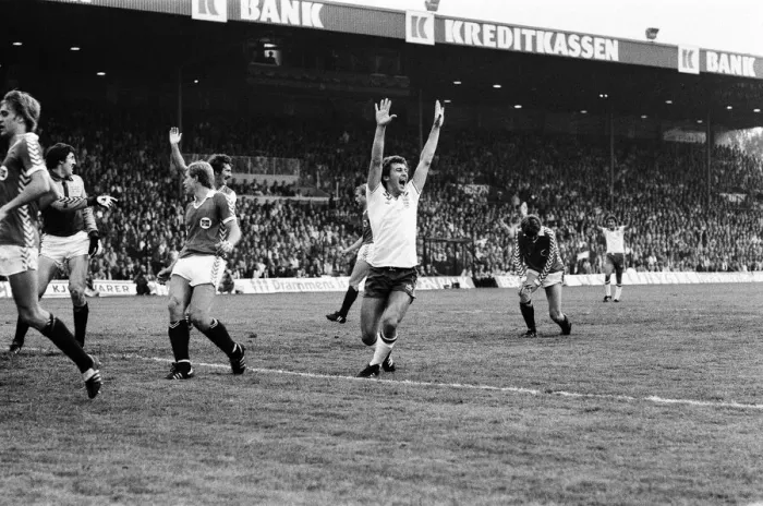 Framed Print : England V Norway, World Cup Qualifying match. Ullevaal Stadium in Oslo, Norway Framed Print : England V Norway, World Cup Qualifying match. Ullevaal Stadium in Oslo, Norway