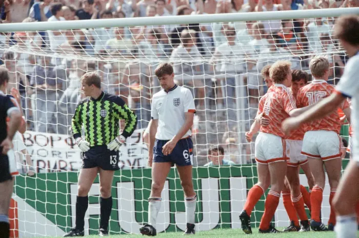 Framed Print : England v Soviet Union 1-3 1988 European Championships, Hanover Germany Group Match B Framed Print : England v Soviet Union 1-3 1988 European Championships, Hanover Germany Group Match B