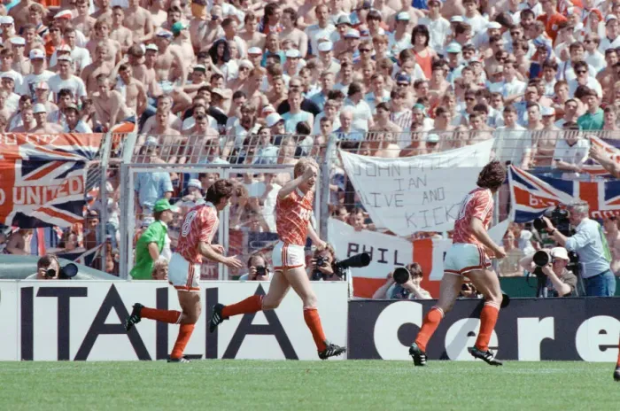 Framed Print : England v Soviet Union 1-3 1988 European Championships, Hanover Germany Group Match B Framed Print : England v Soviet Union 1-3 1988 European Championships, Hanover Germany Group Match B
