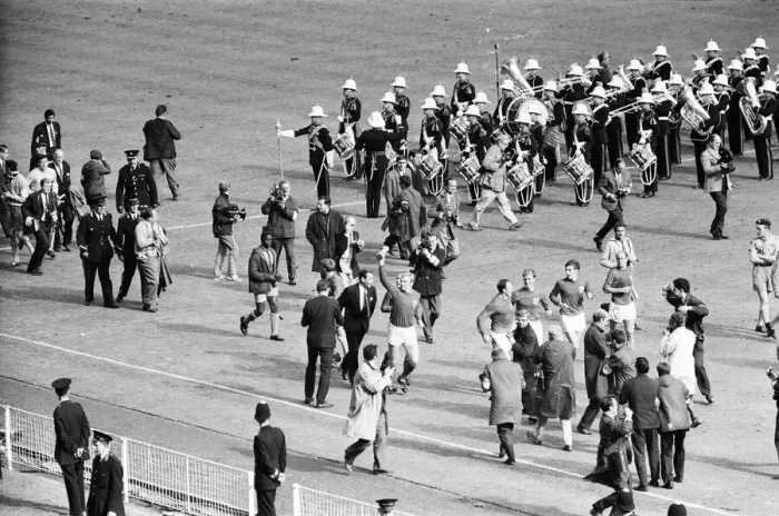 Framed Print : England v West Germany World Cup Final 1999, 30th July 1966 Framed Print : England v West Germany World Cup Final 1999, 30th July 1966