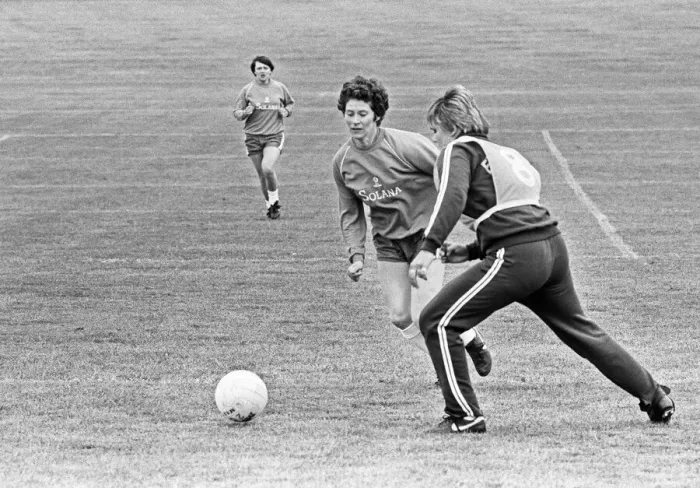 Framed Print : England Womens Football Team, pictured during training session ahead of their Framed Print : England Womens Football Team, pictured during training session ahead of their