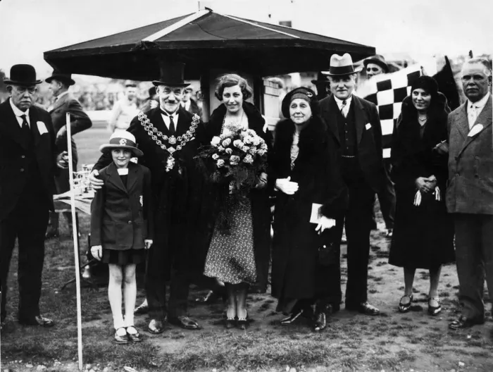 Framed Print : English aviator Amy Johnson arrives at Hall Green Greyhound track in Birmingham where Framed Print : English aviator Amy Johnson arrives at Hall Green Greyhound track in Birmingham where