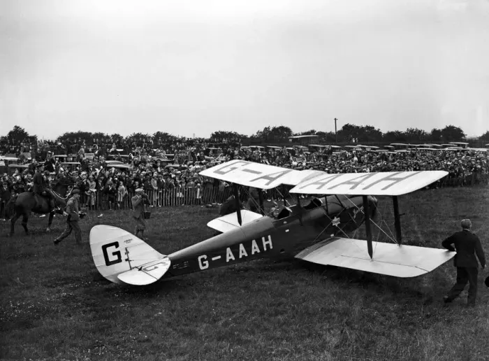 Framed Print : English aviator Amy Johnson arrives at Hedon Airport, near her home town of Hull