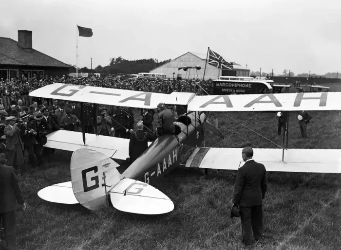 Framed Print : English aviator Amy Johnson arrives at Hedon Airport, near her home town of Hull in her Framed Print : English aviator Amy Johnson arrives at Hedon Airport, near her home town of Hull in her